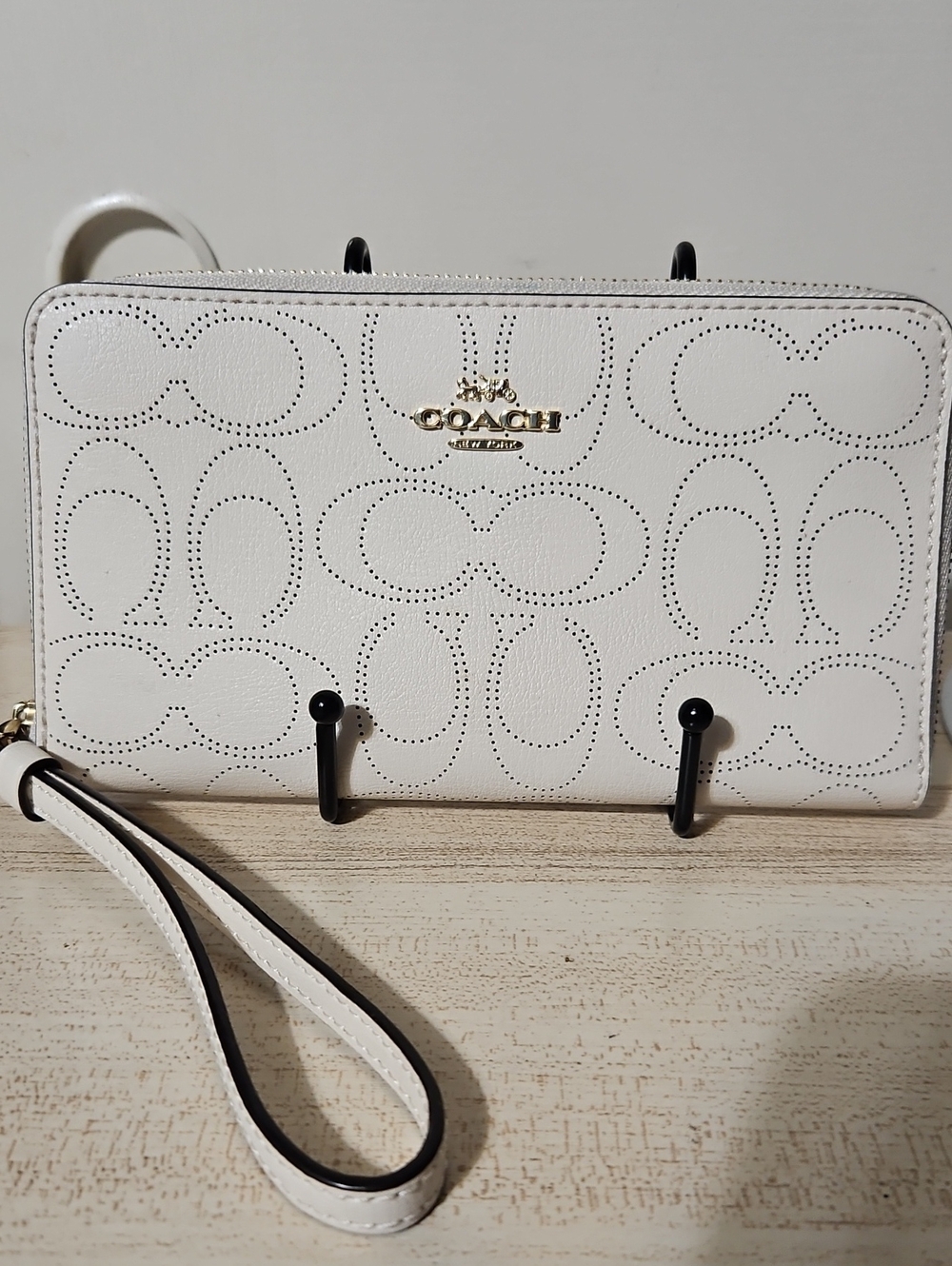 Coach NWOT White Perforated Signature Wristlet with Detachable Strap